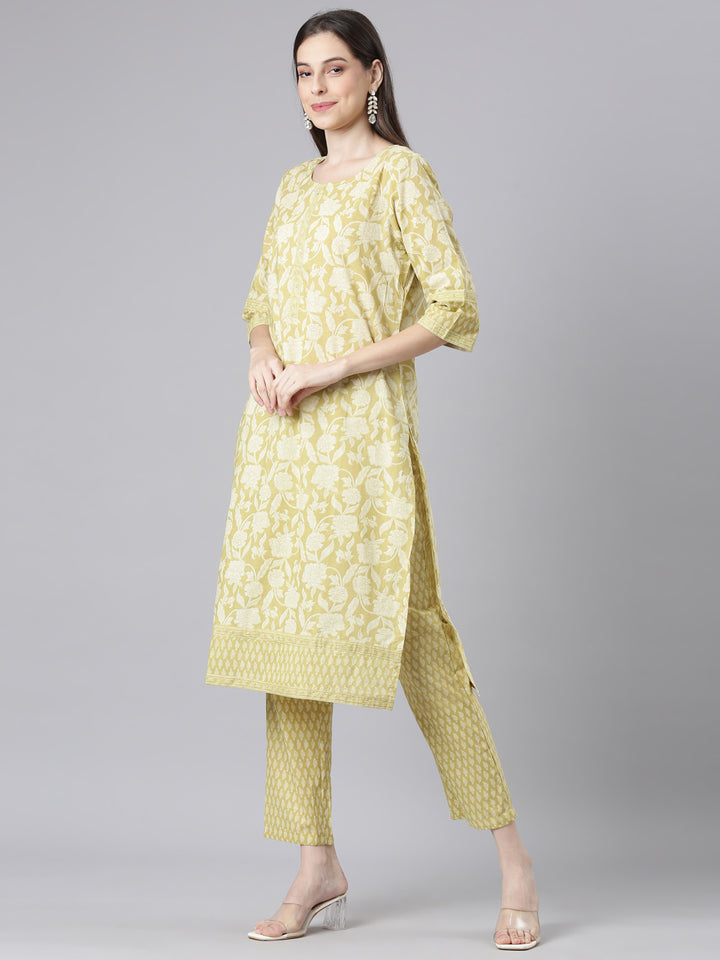 Neerus Green Printed Straight Kurta and Trousers With Dupatta