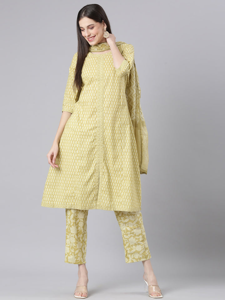 Neerus Green Printed  Kurta and Trousers With Dupatta