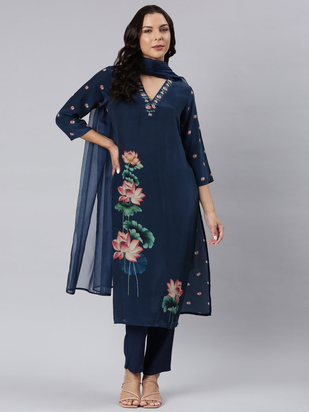 Neerus Blue printed straight suit set - detail view 2
