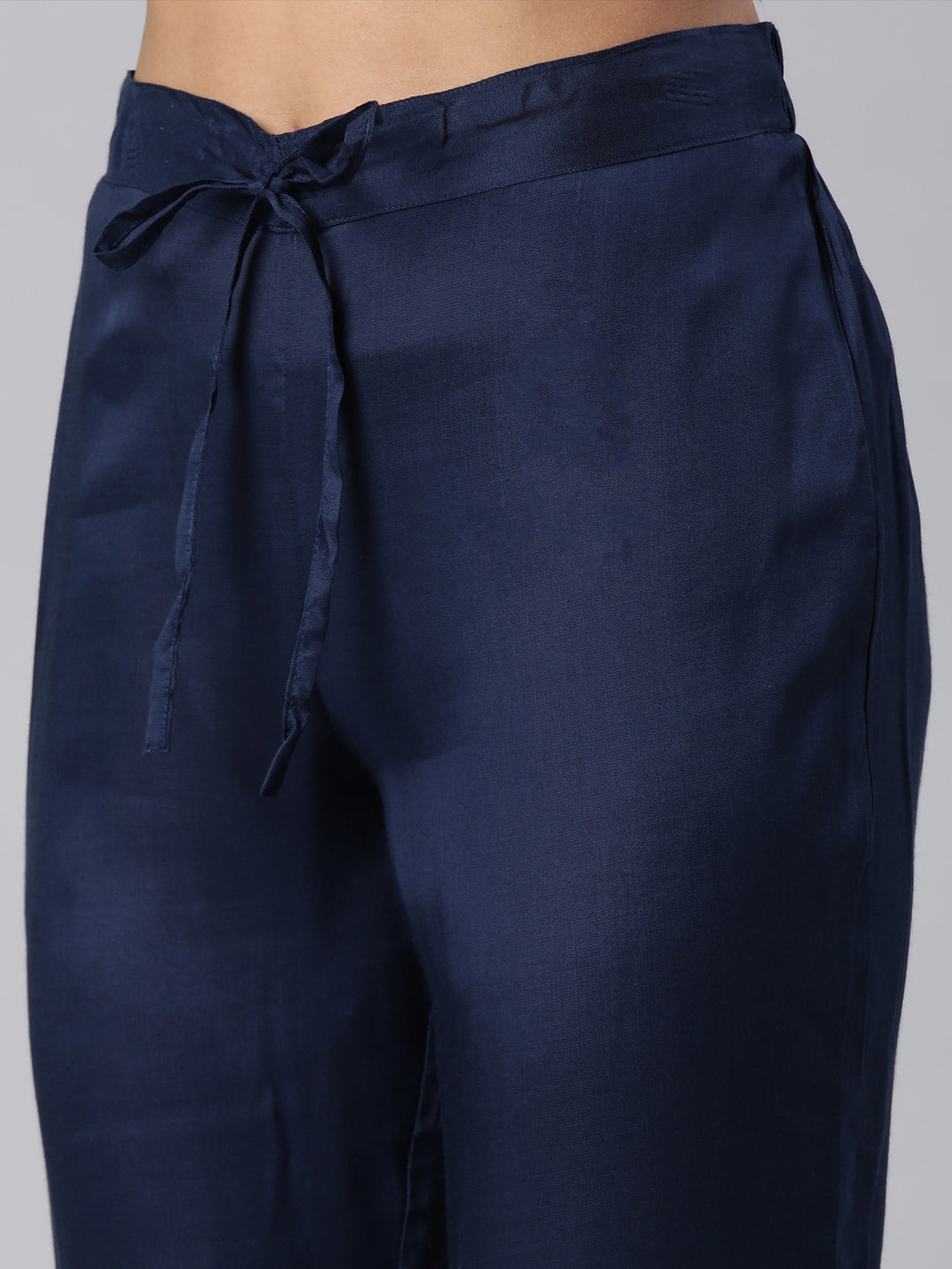 Neerus Blue printed straight suit set - detail view 3