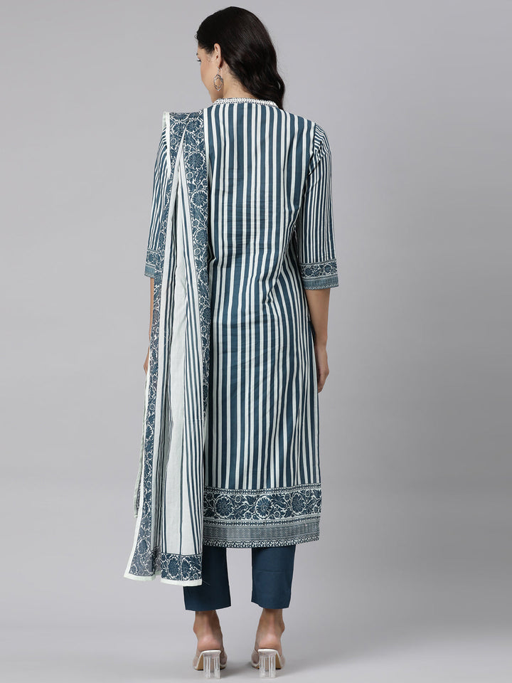 Neerus Blue cotton printed suit set - detail view 1