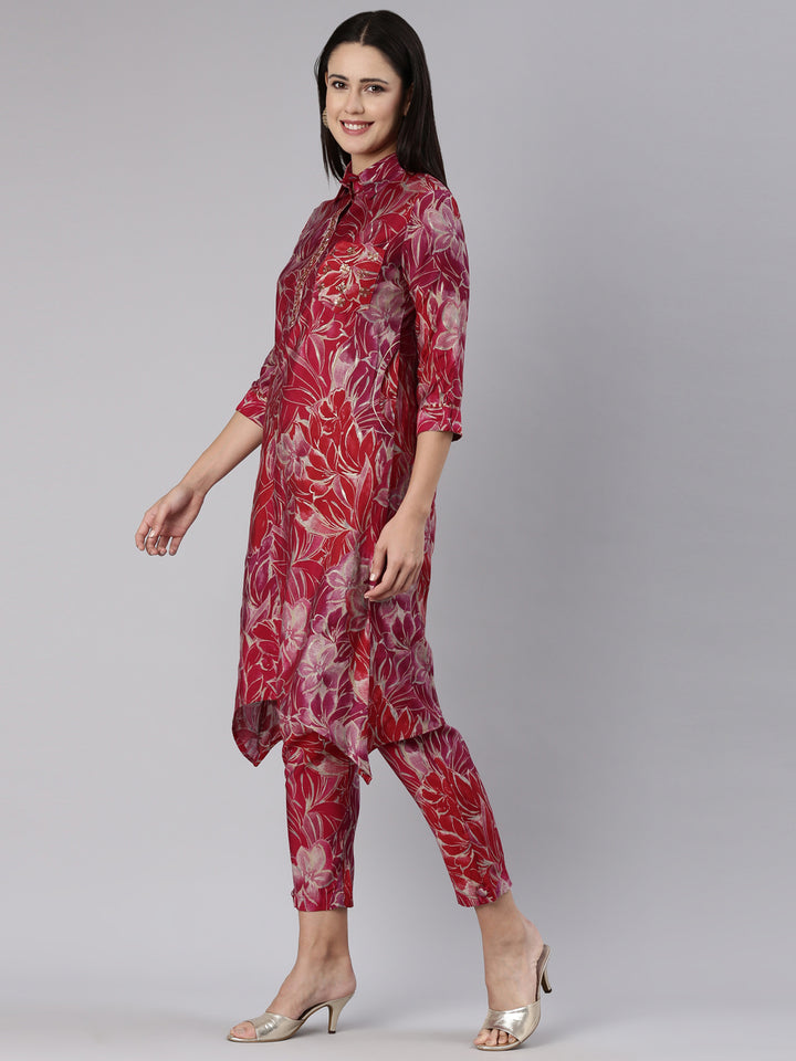 Neerus Red printed straight kurta set with trouser - back view