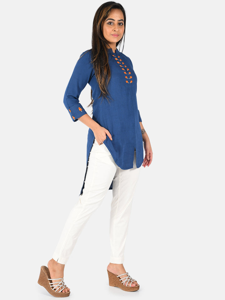 Neerus Women Blue Solid Straight Kurta