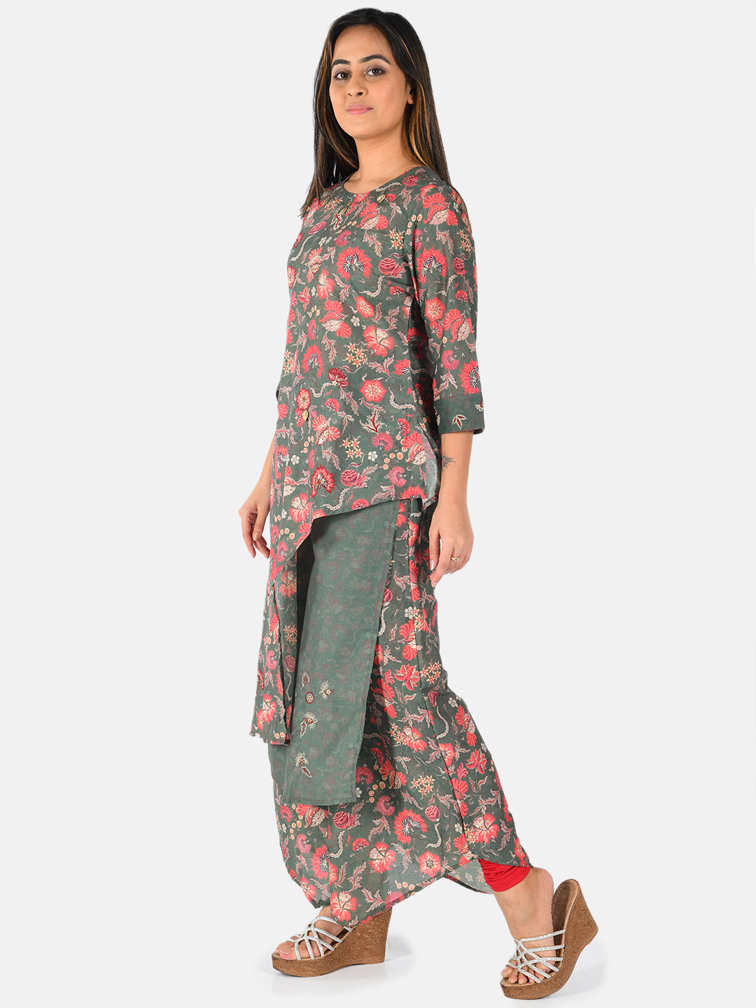 Neerus Green printed A-Line kurta for women - back view