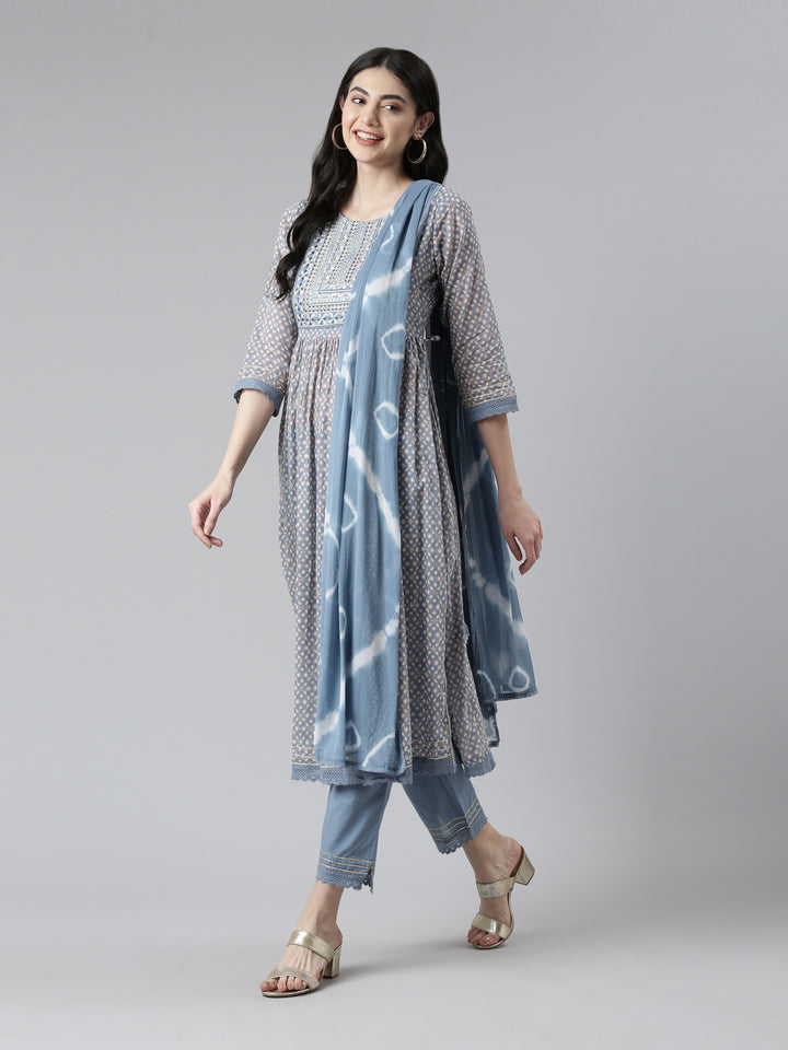 Neerus Multi printed mirror work pleated suit set - detail view 3