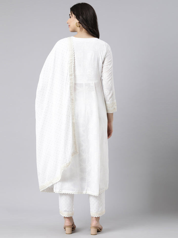 Neerus White cotton printed suit set - side view