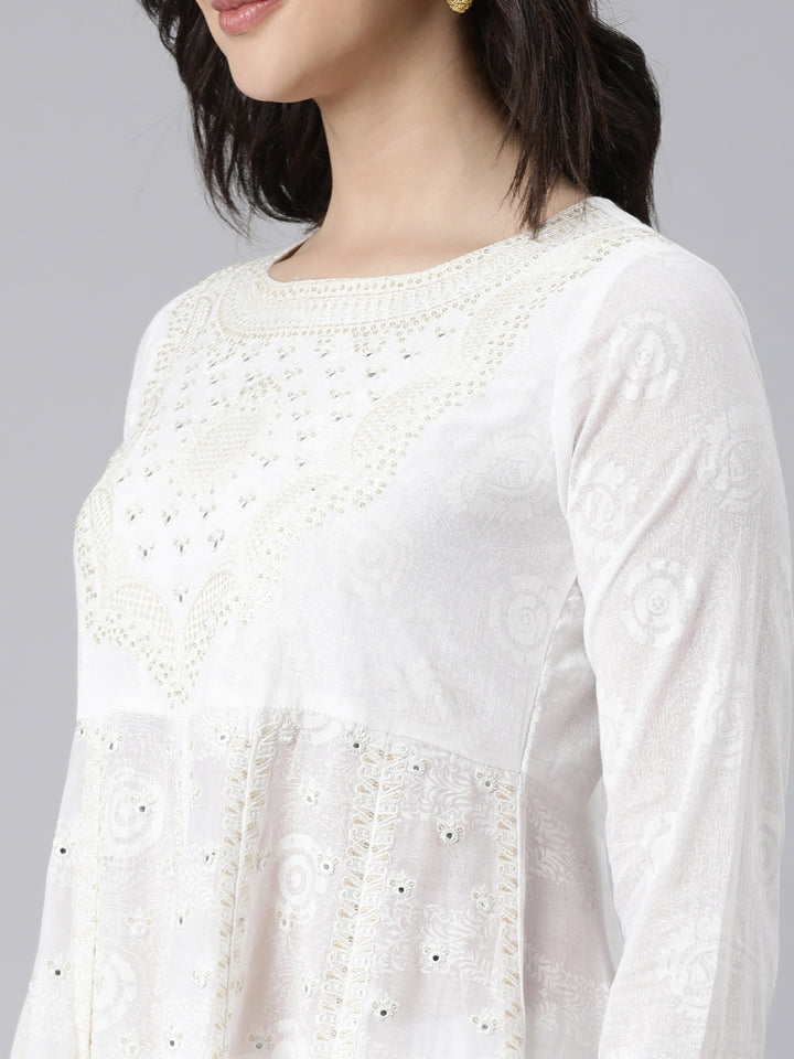 Neerus White cotton printed suit set - detail view 1