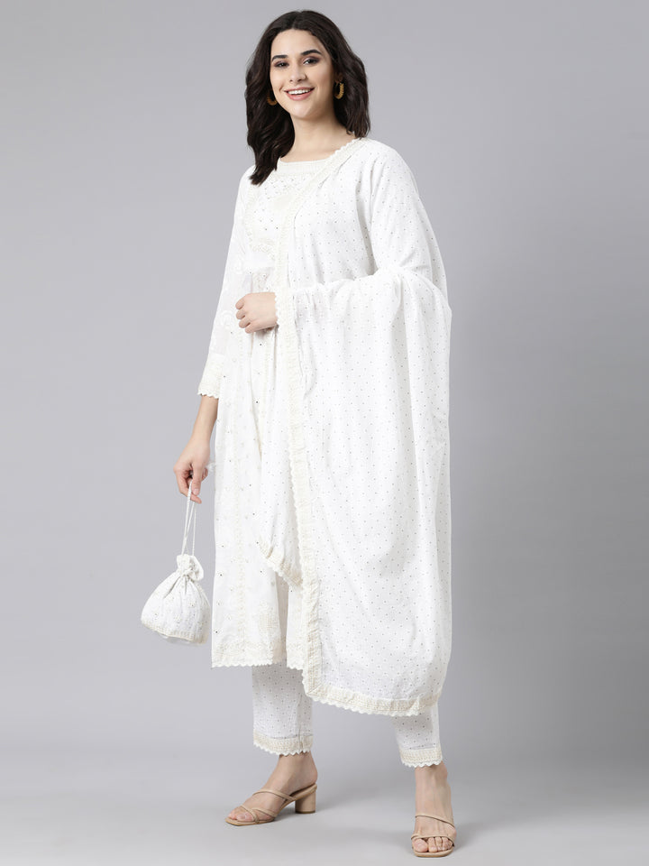 Neerus White cotton printed suit set - detail view 2