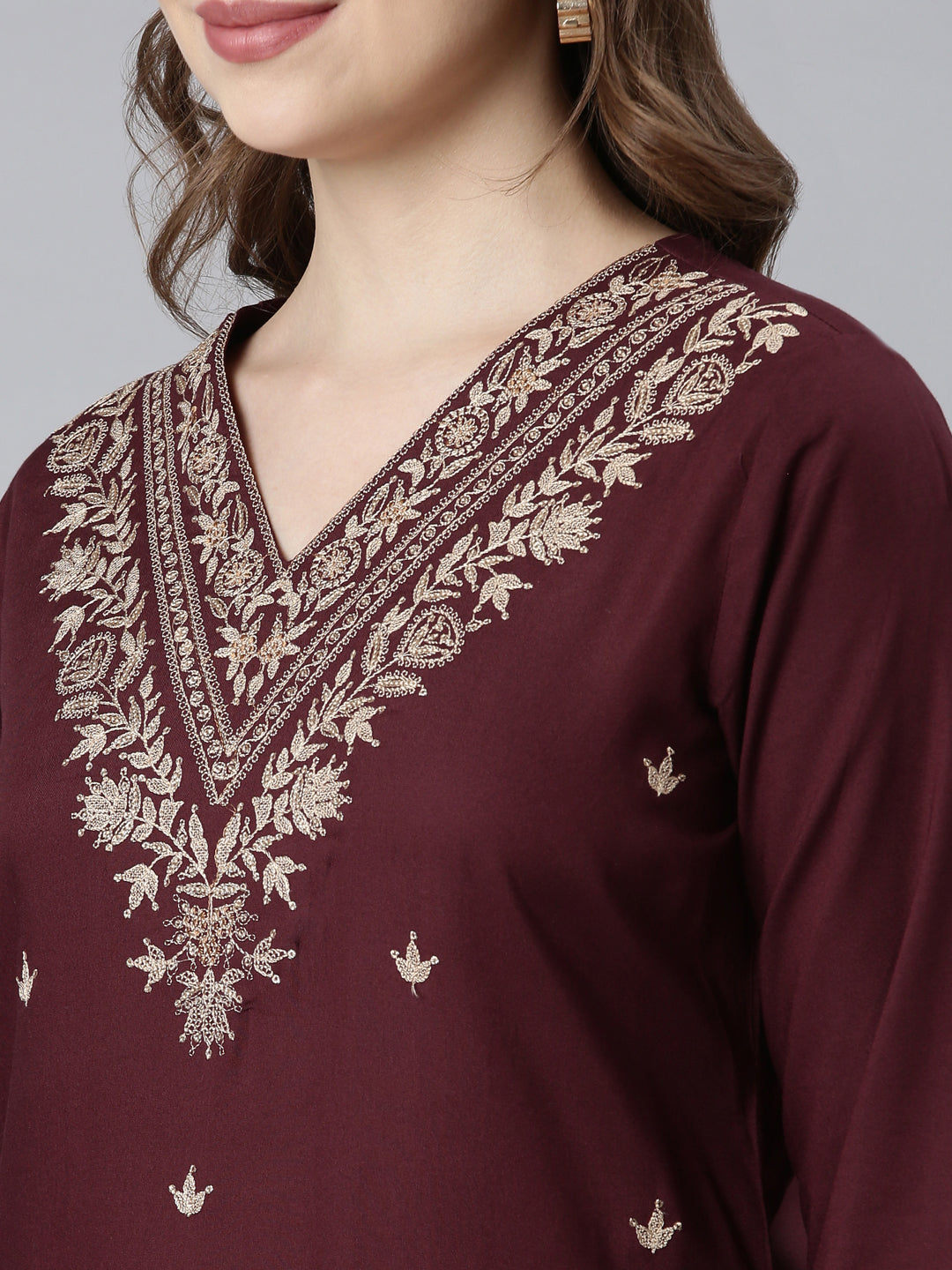 Neerus Purple printed ethnic suit set - back view
