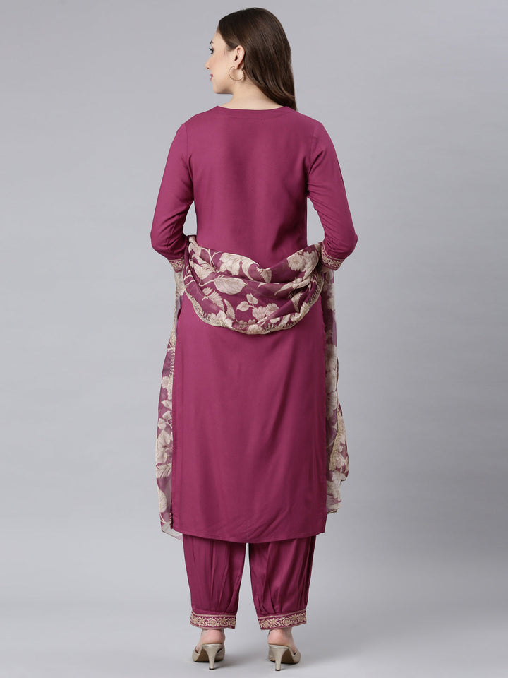 Neerus Pink printed ethnic straight suit set - detail view 1