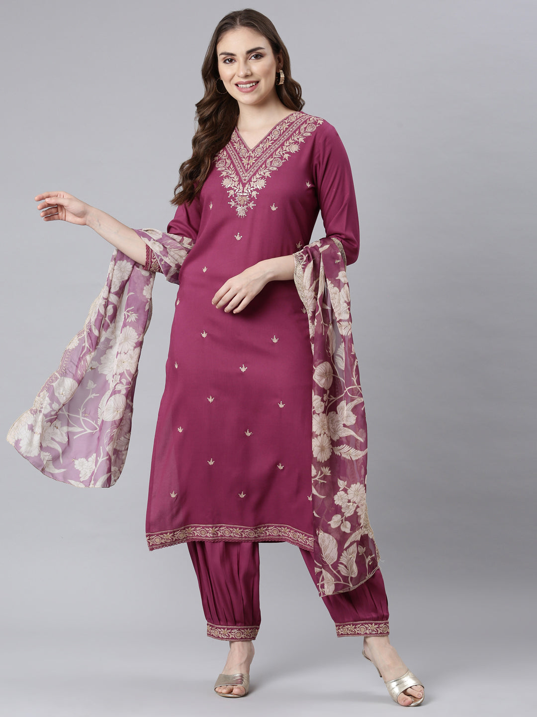 Neerus Pink printed ethnic straight suit set - detail view 2