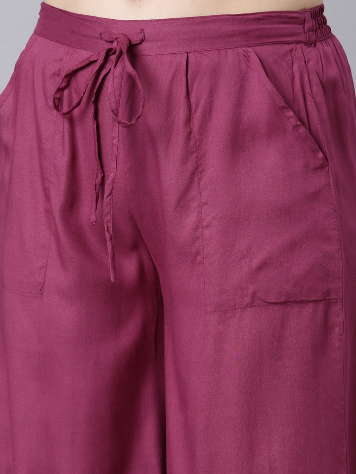 Neerus Pink printed ethnic straight suit set - detail view 3