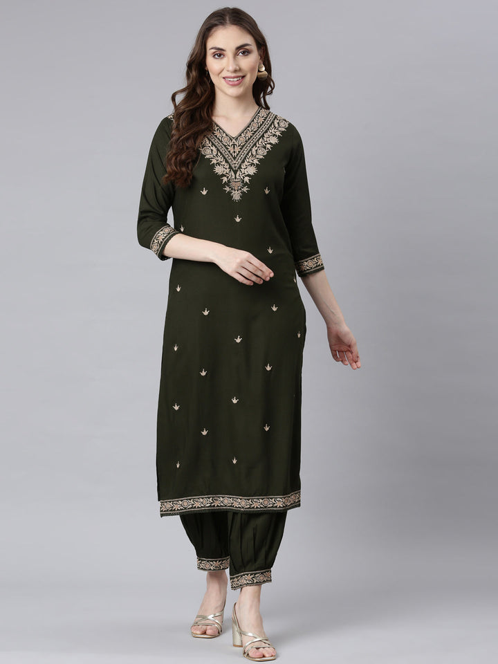 Neerus Green printed ethnic kurta set with churidar and dupatta - detail view 2