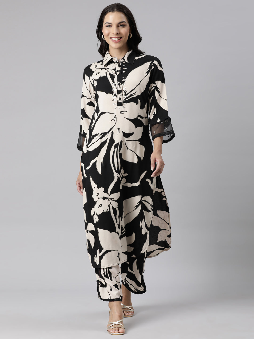 Neerus Black printed panelled straight kurta set with palazzo - detail view 3