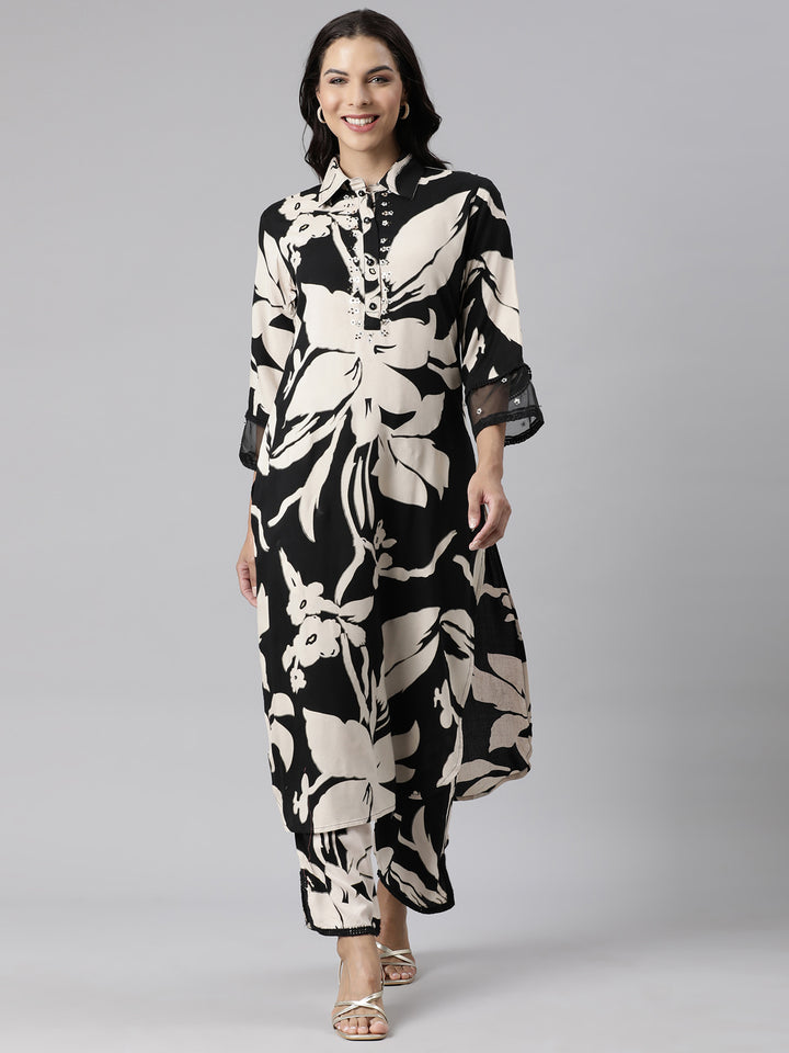 Neerus Black printed panelled straight kurta set with palazzo - detail view 3