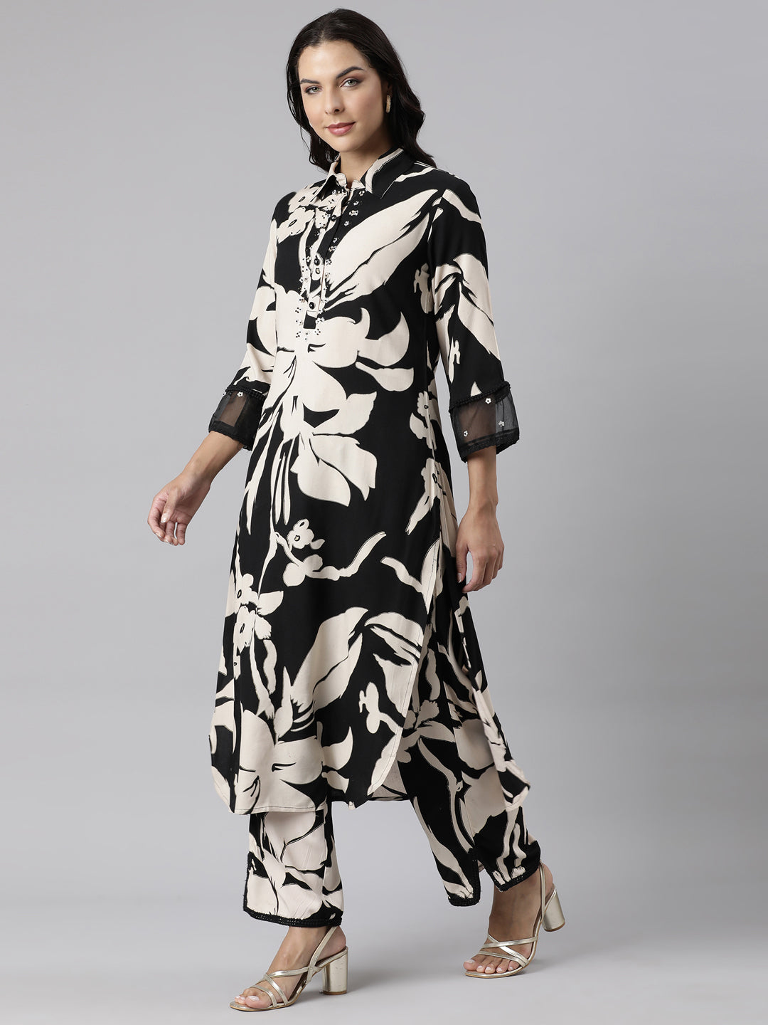 Neerus Black printed panelled straight kurta set with palazzo - back view