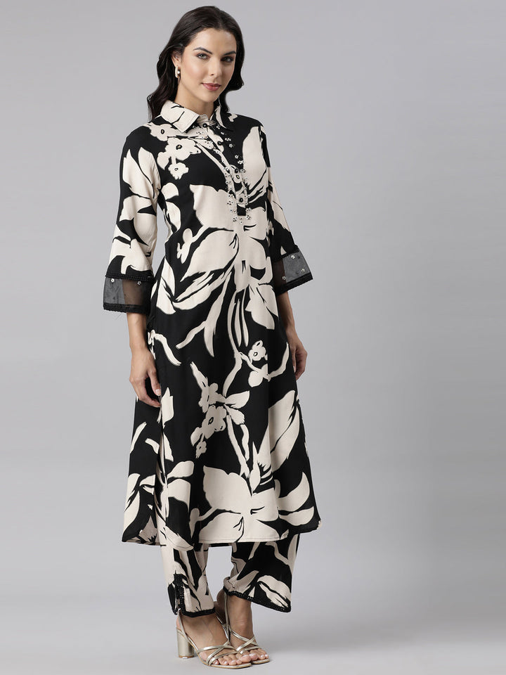 Neerus Black printed panelled straight kurta set with palazzo - side view