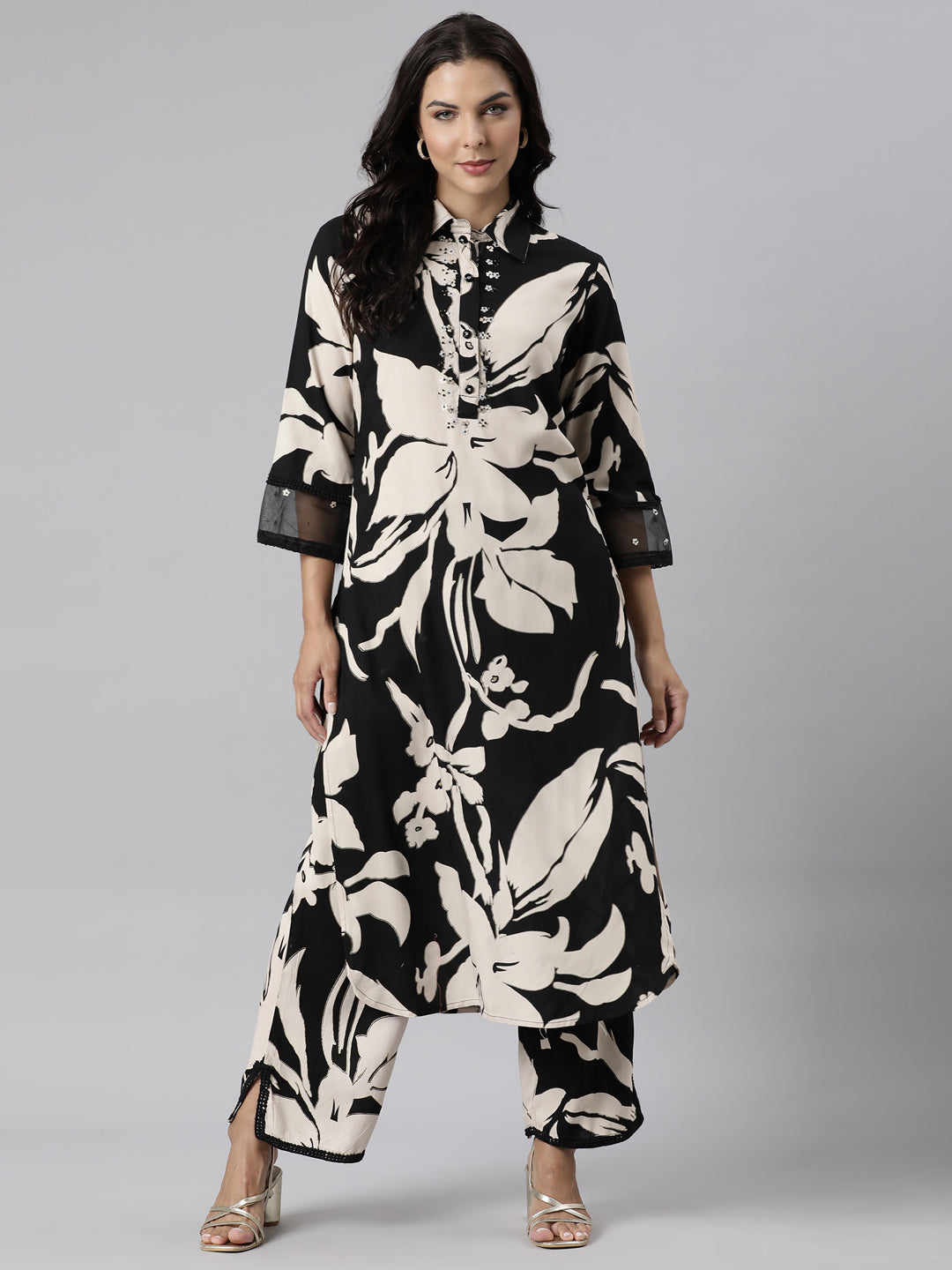 Neerus Black printed panelled straight kurta set with palazzo - front view