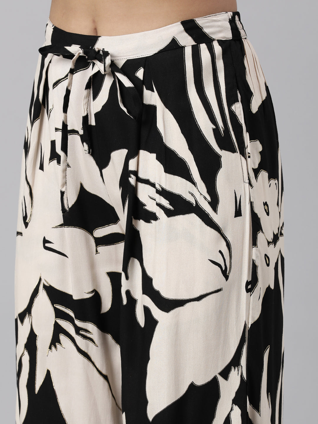 Neerus Black printed panelled straight kurta set with palazzo - detail view 4