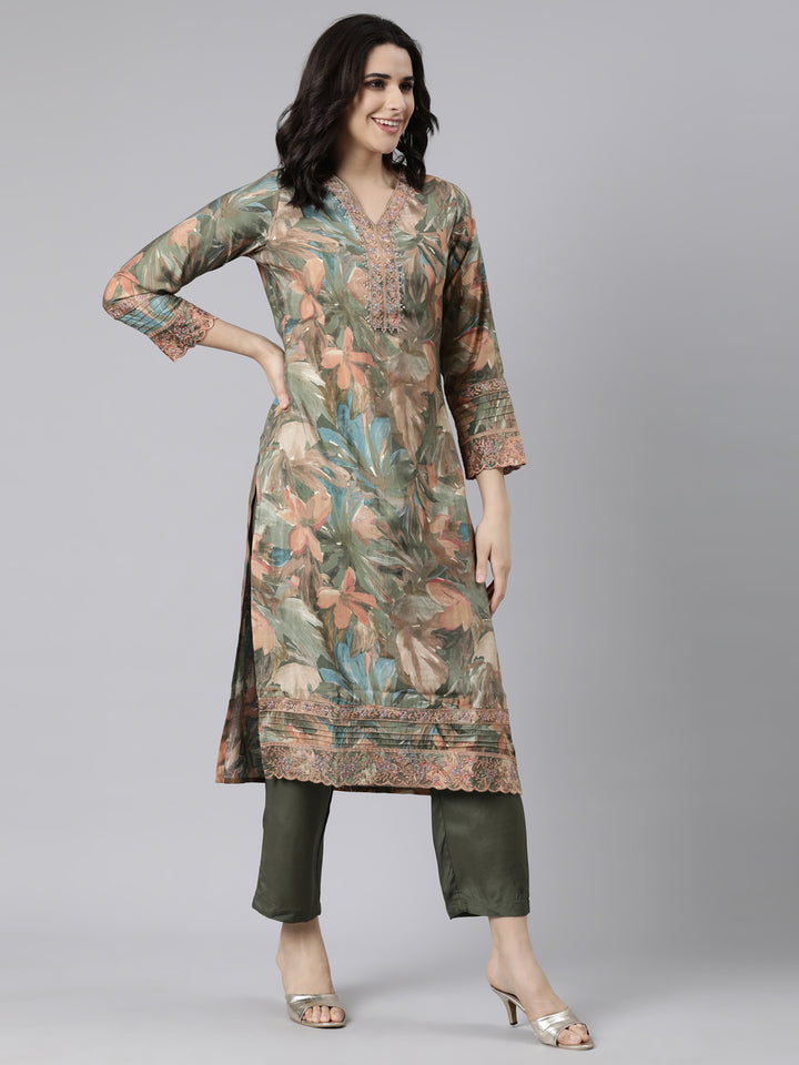 Neerus Green printed floral suit set - back view