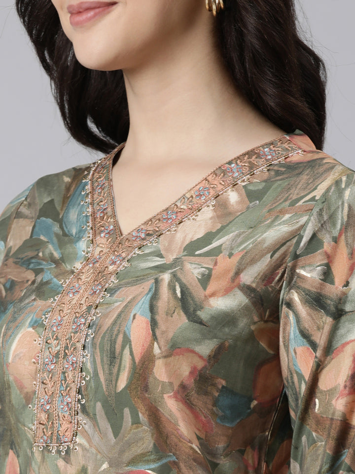Neerus Green printed floral suit set - detail view 1