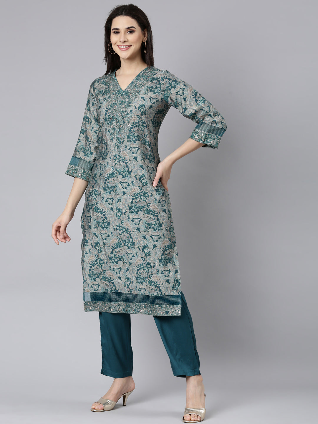 Neerus Blue printed paisley suit set - back view