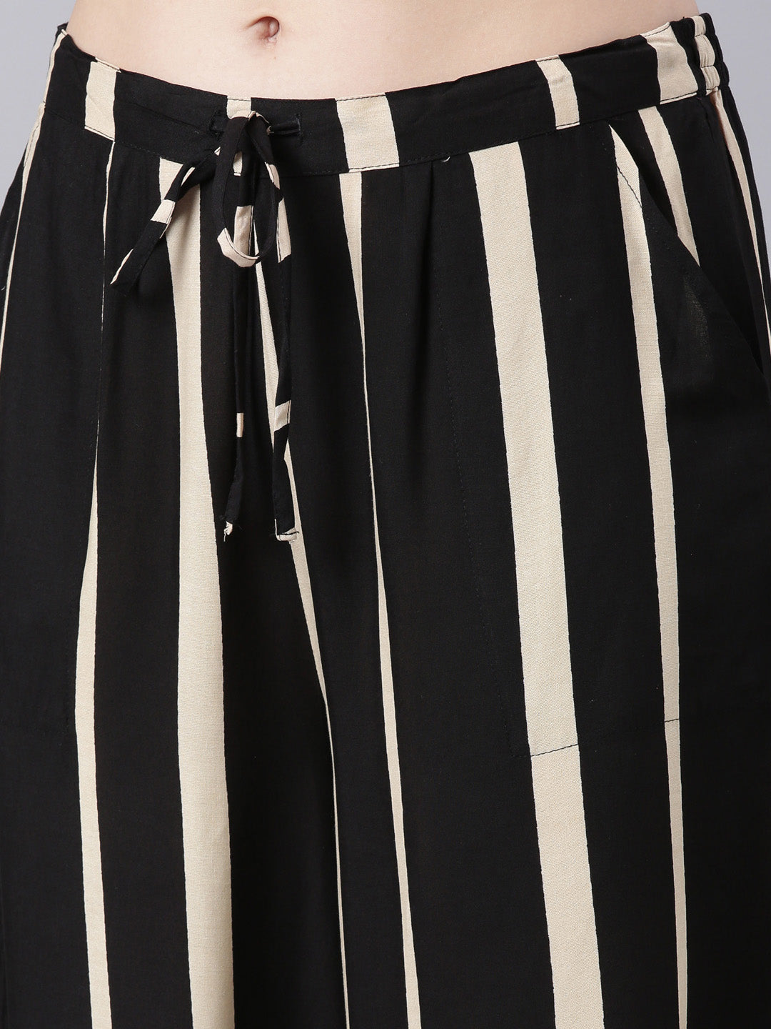 Neerus Black cotton printed kurta set with palazzo - detail view 4