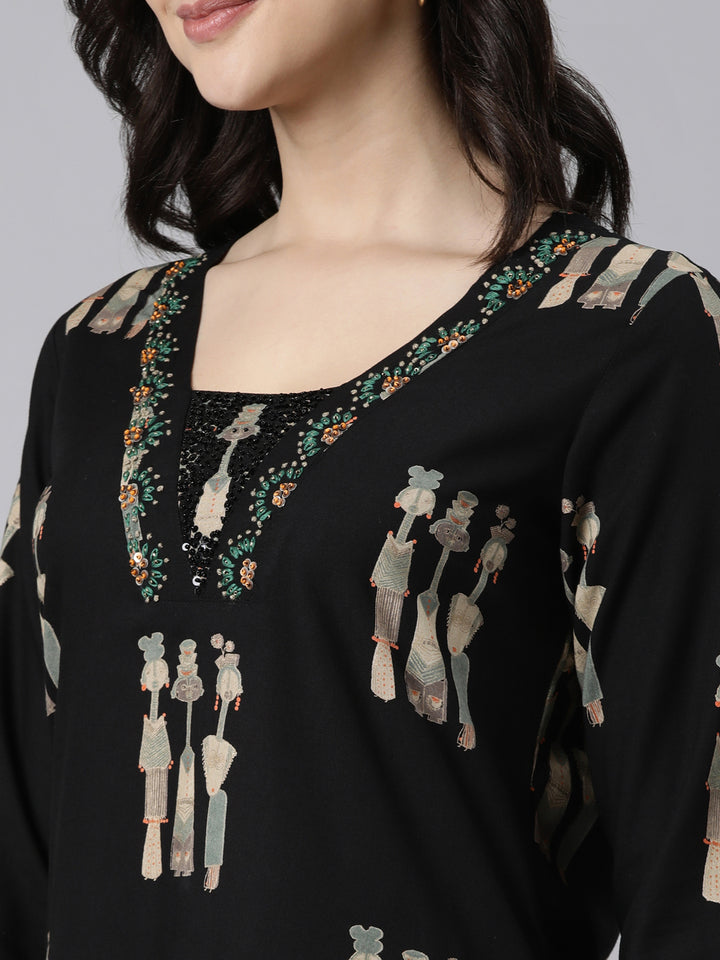 Neerus Black quirky printed straight suit set - detail view 1