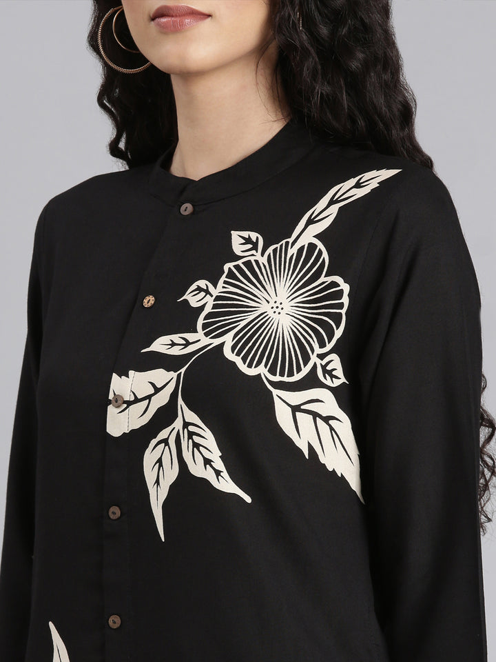 Neerus Black rayon printed kurta set - detail view 2