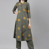 Neerus Green Casual  Straight Kurta and Trousers