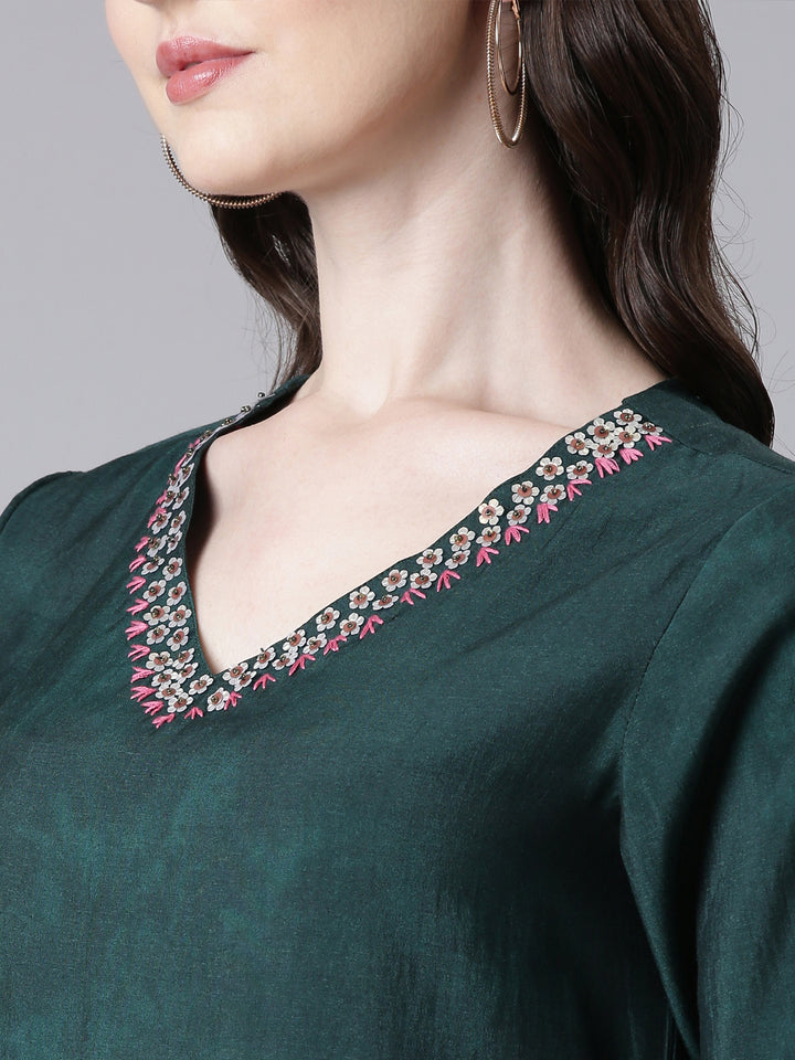 Neerus Green Printed Straight Kurta and Trousers With Dupatta