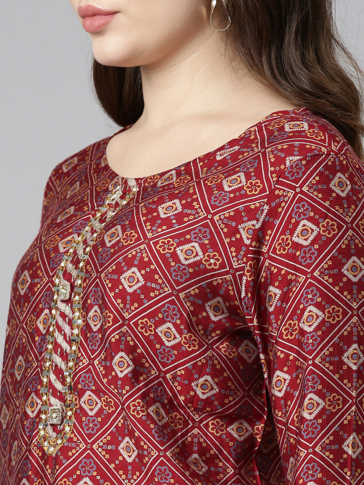 Neerus Maroon Regular Straight Printed Kurta And Trousers
