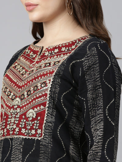 Neerus Black Regular Straight Printed Kurta And Trousers With Dupatta