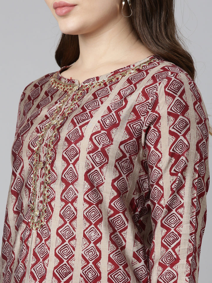 Neerus Maroon printed straight kurta set - detail view 1