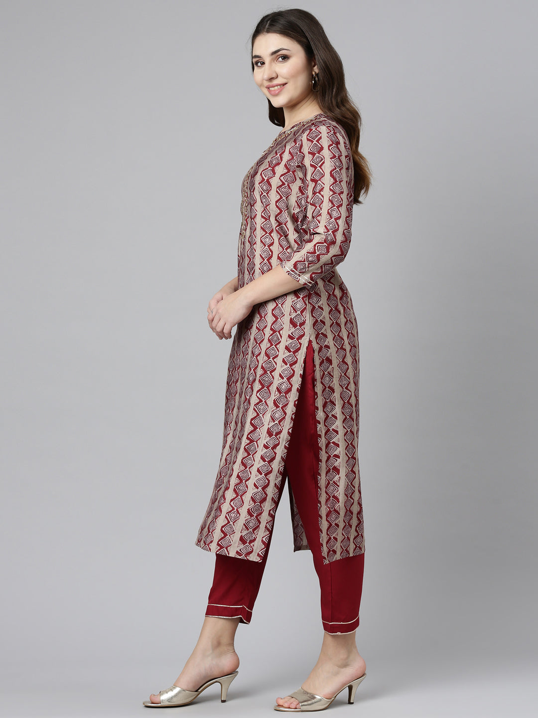 Neerus Maroon printed straight kurta set - back view