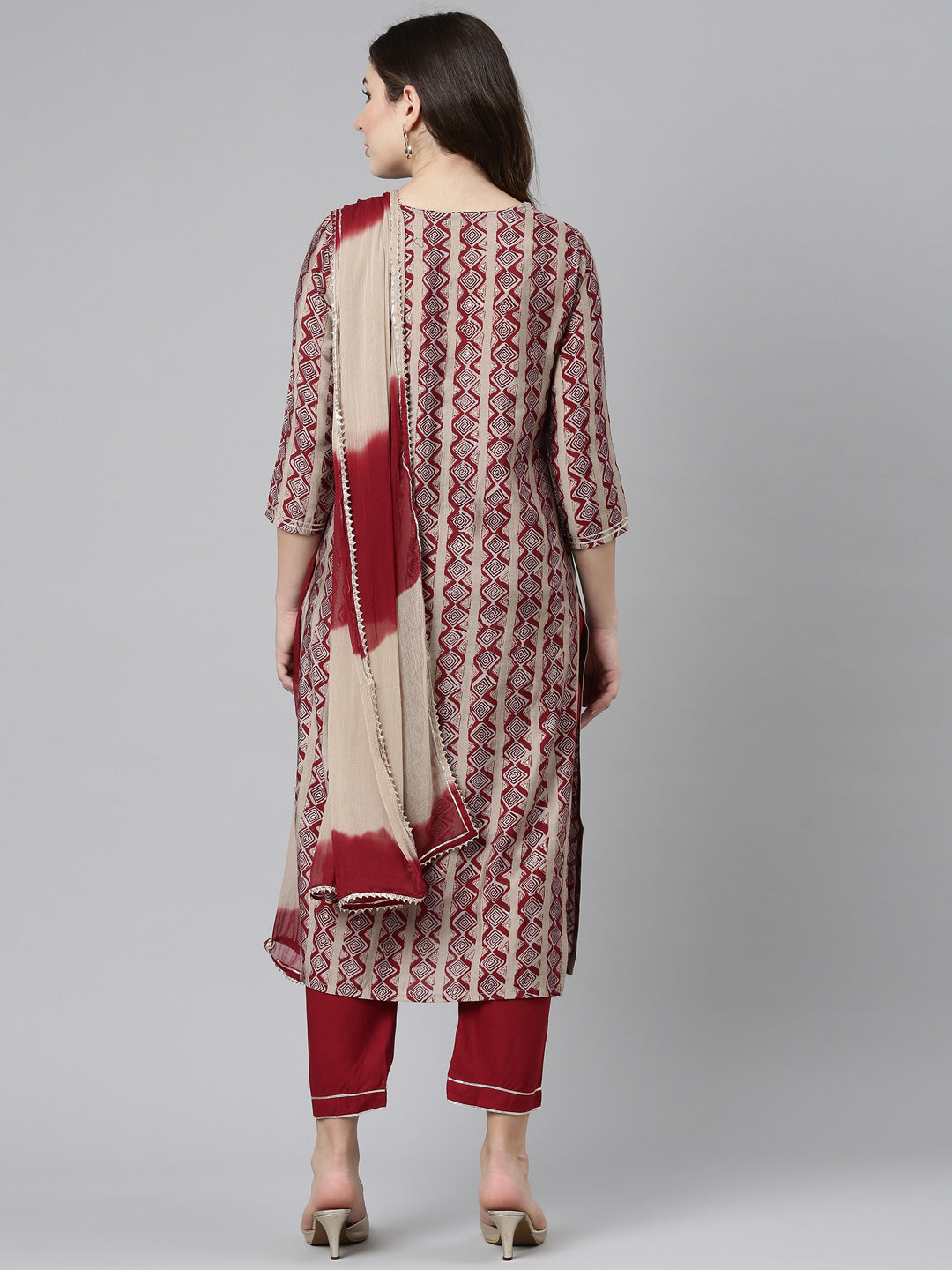 Neerus Maroon printed straight kurta set - side view