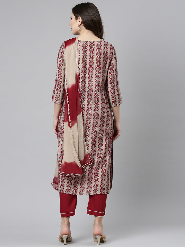 Neerus Maroon printed straight kurta set - side view