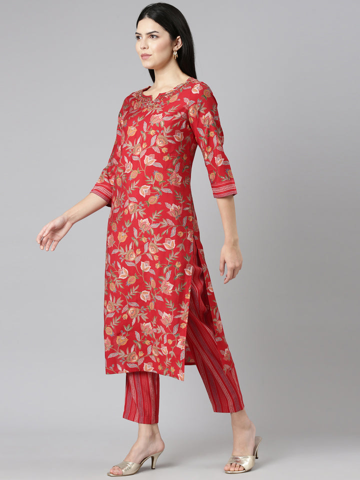 Neerus Red printed straight suit set - back view