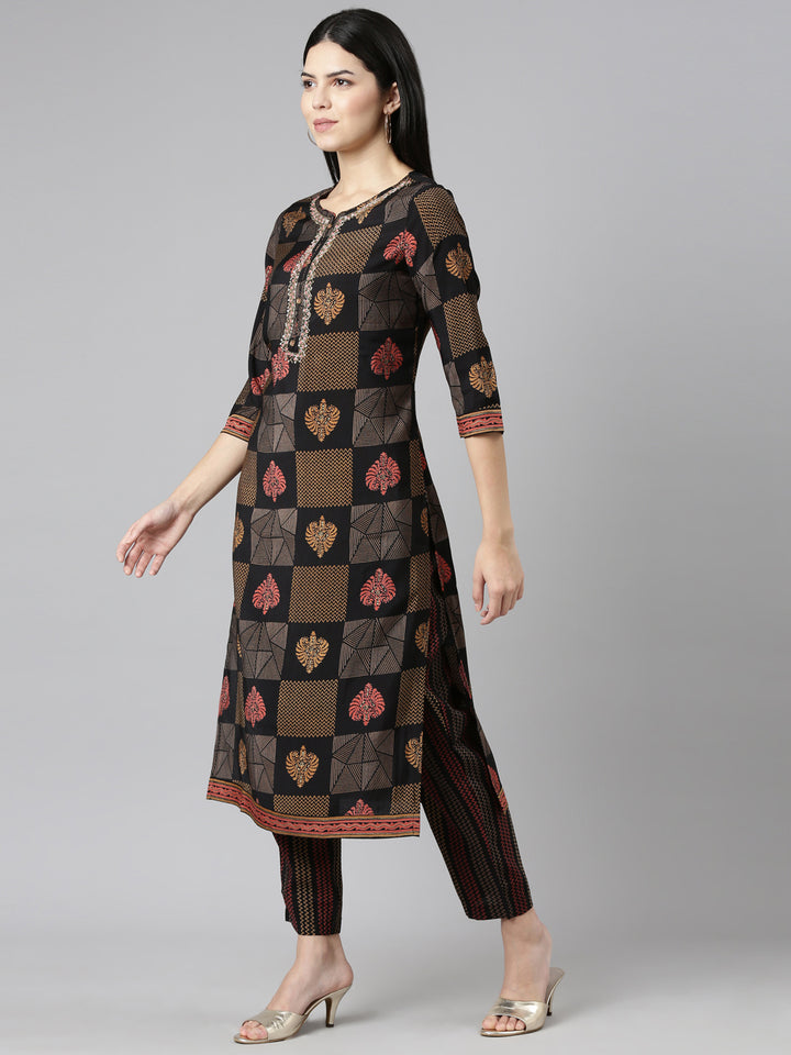 Neerus Black printed straight suit set - back view