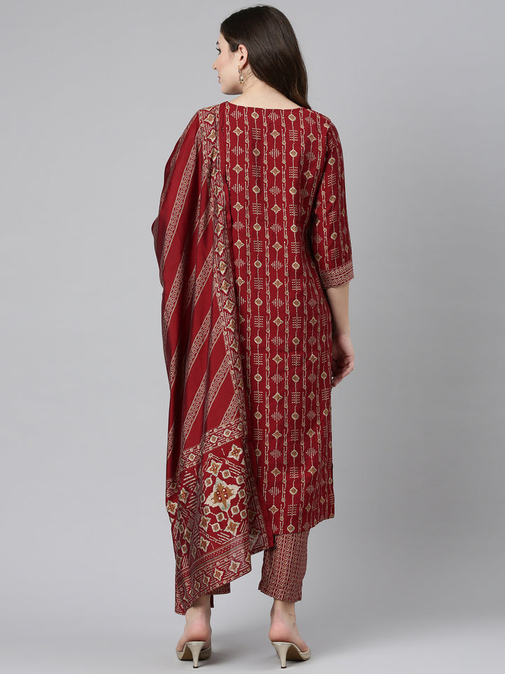 Neerus Maroon printed straight kurta set - side view