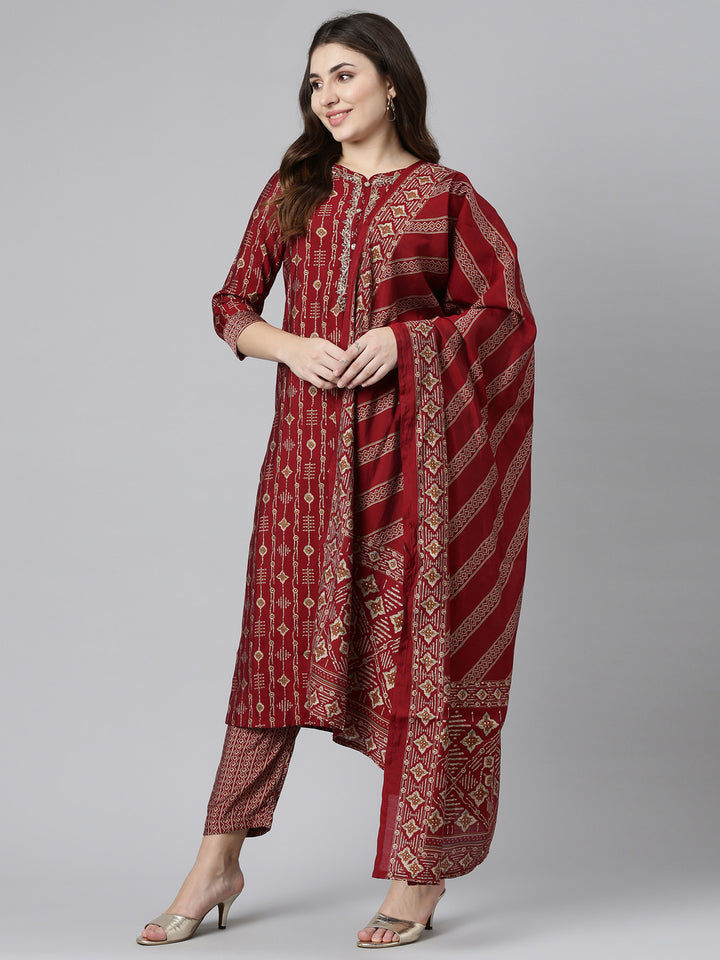 Neerus Maroon printed straight kurta set - detail view 2