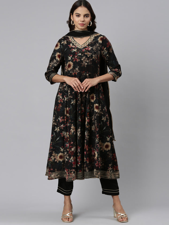 Neerus Black printed straight kurta set with dupatta - front view