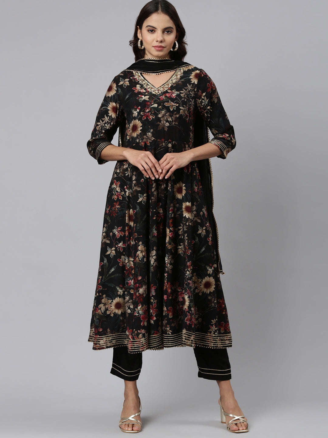 Neeru's Black Regular Straight Printed Readymade Suits