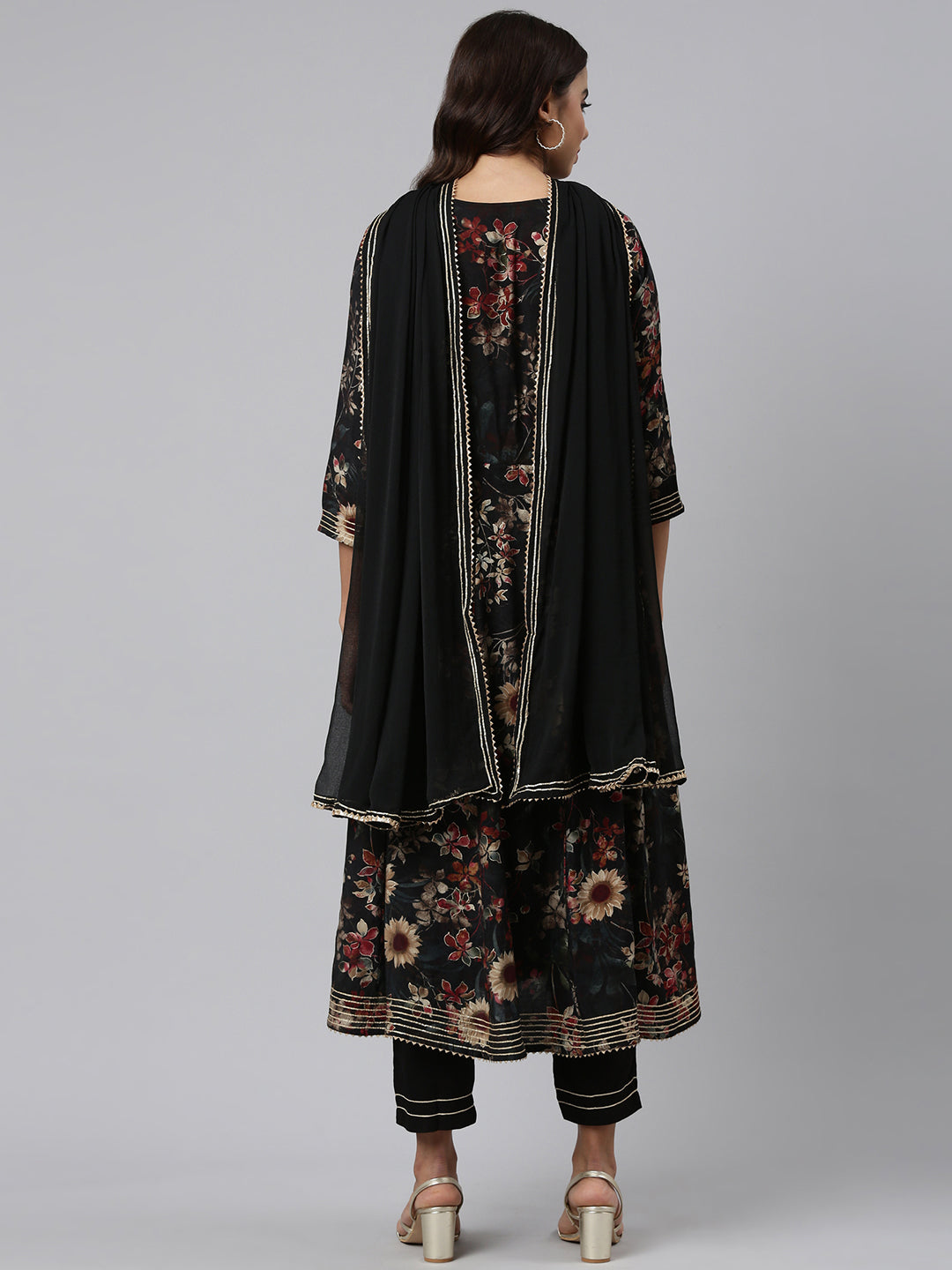 Neeru's Black Regular Straight Printed Readymade Suits