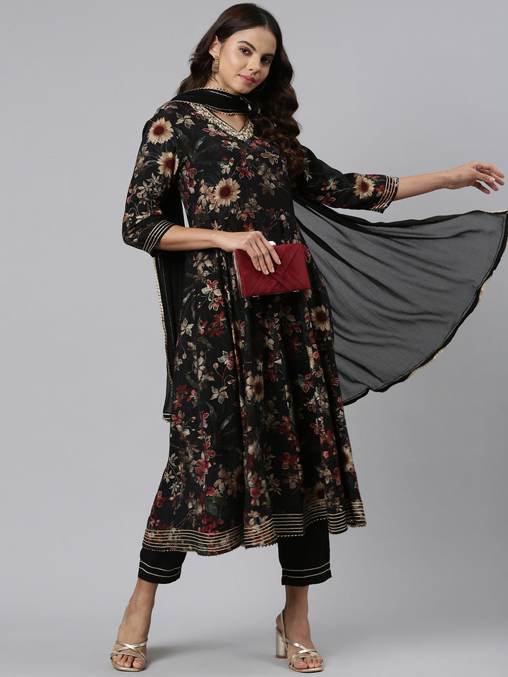 Neerus Black printed straight kurta set with dupatta - detail view 2