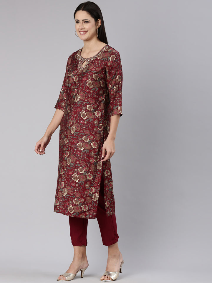 Neerus Maroon printed straight kurta set - back view