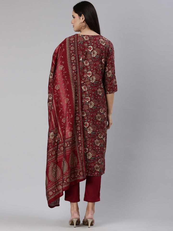 Neerus Maroon printed straight kurta set - side view