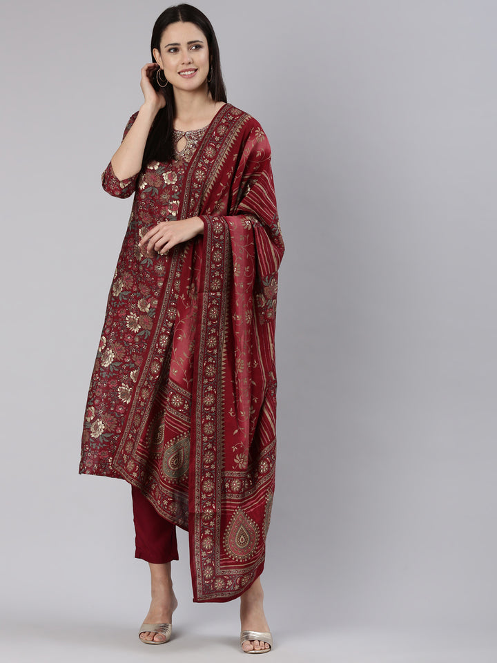Neerus Maroon printed straight kurta set - detail view 2