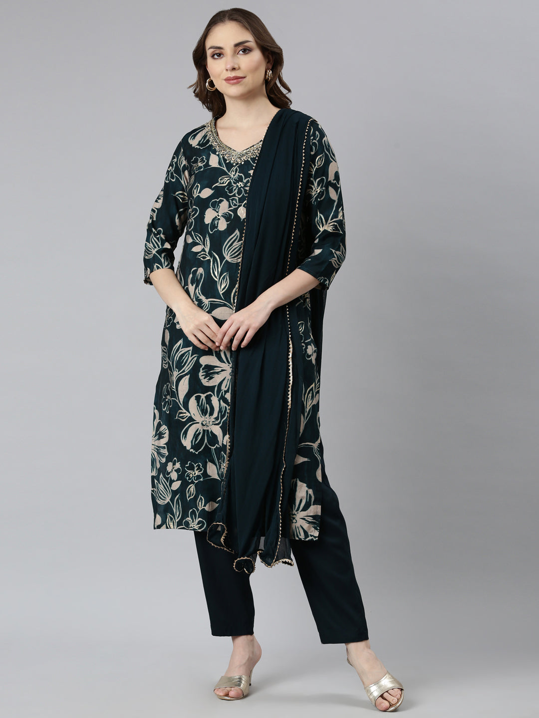 Neerus Green printed floral suit set - front view