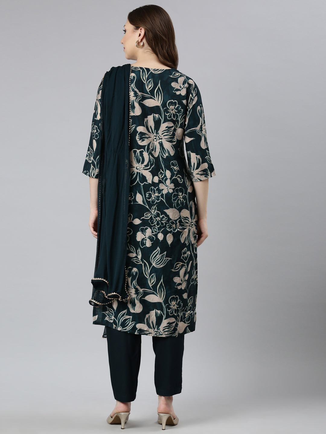 Neerus Green printed floral suit set - side view
